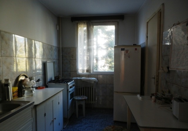 Fotografie 3 a unui apartament 3 camere în Romancierilor, Drumul Taberei, București